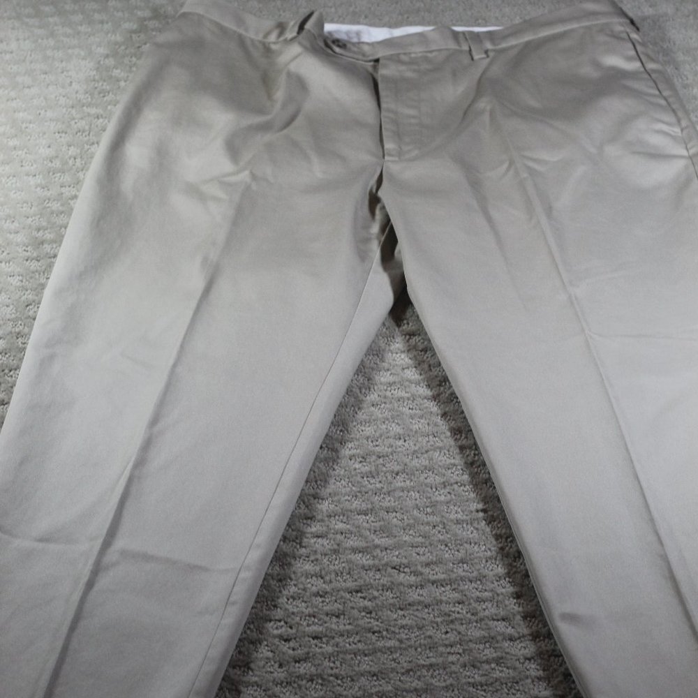 NWOT Haggars Men's 40x30 Flat Front Khaki Slacks